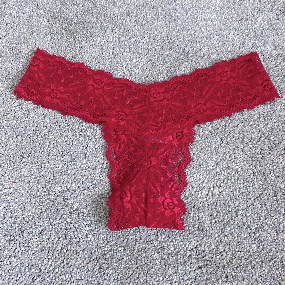 Vintage Victoria’s Secret Lace Thong - Picture 1 of 4